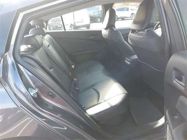 Toyota Prius • 2017 • 39,925 km 5