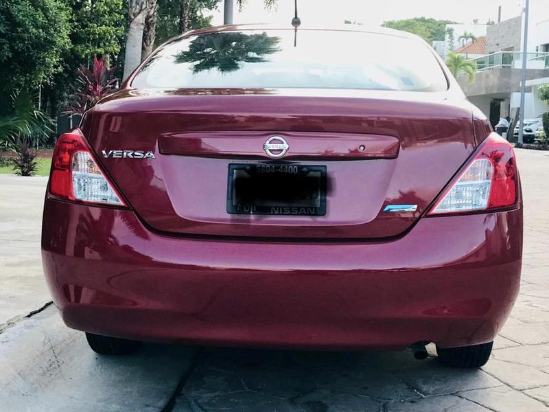 Nissan Versa • 2012 • 37,599 km 12