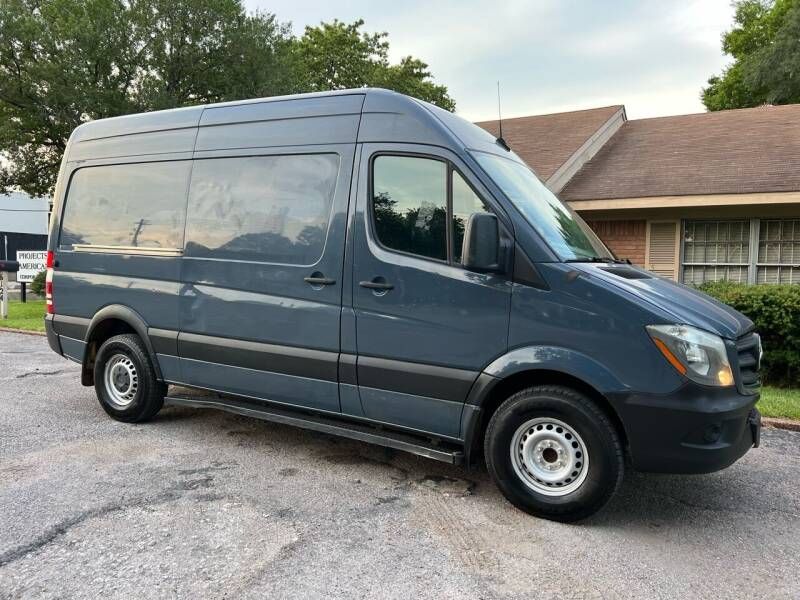 Mercedes-Benz 310 Van • 2018 • 106,000 km 7