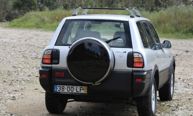 Toyota RAV4 • 1998 • 199,000 km 3