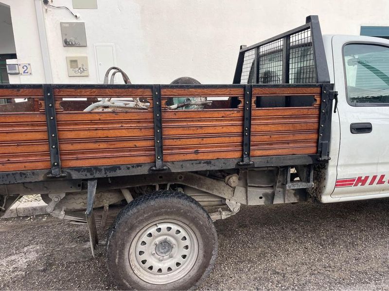 Toyota Hilux • 1998 • 350,000 km 5