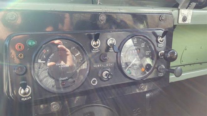 Land Rover Defender • 1971 • 118,000 km 6