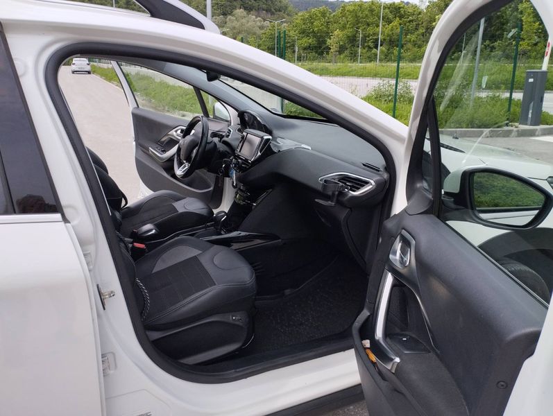 Peugeot 2008 • 2018 • 93,500 km 4