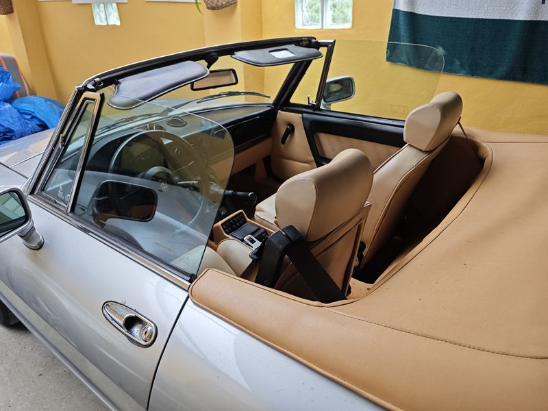 Alfa Romeo Spider • 1991 • 92,500 km 8