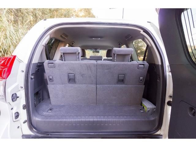 Toyota Land Cruiser • 2013 • 185,000 km 12