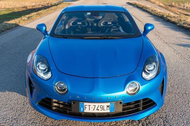 Renault Mégane • 2018 • 32,000 km 5