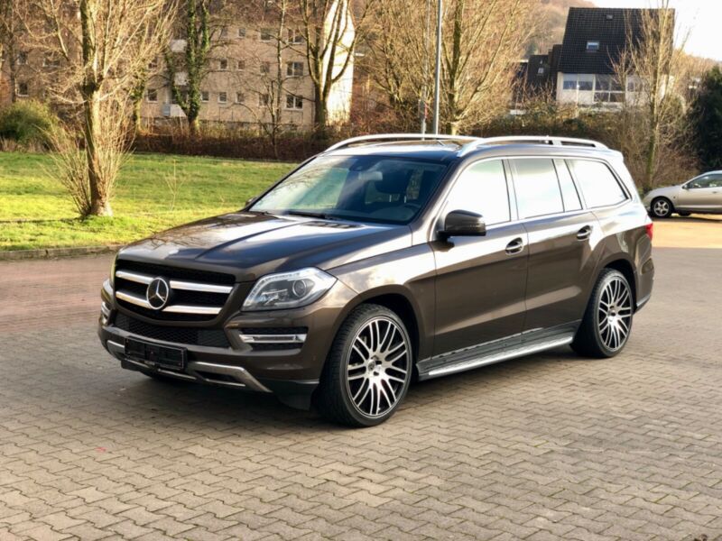 Mercedes-Benz GL • 2015 • 208,000 km 13