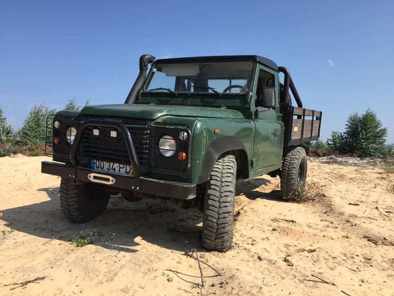 Land Rover Defender • 2000 • 105,000 km 1