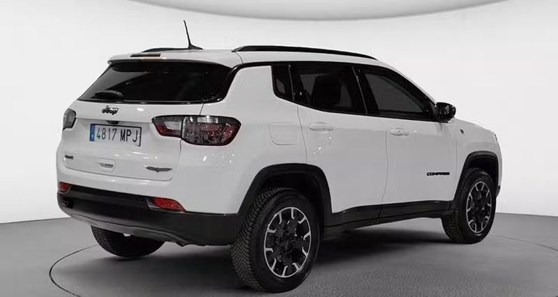 Jeep Compass • 2024 • 14,181 km 5