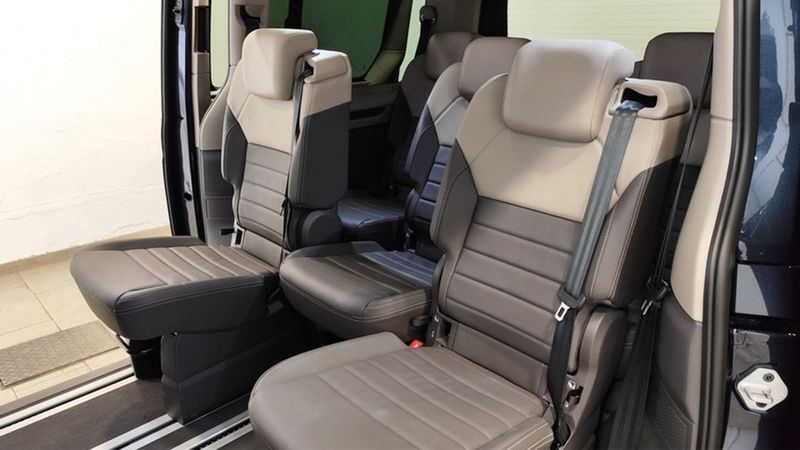 Volkswagen Multivan • 2024 • 3,979 km 11