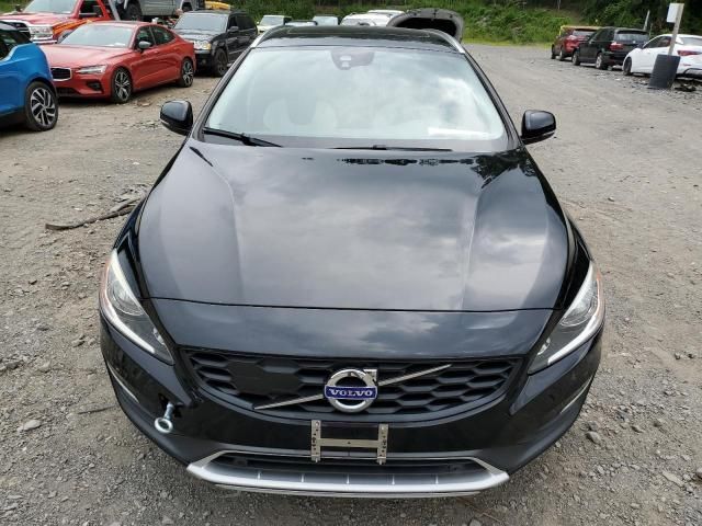 Volvo V60 • 2016 • 10,000 mi 2