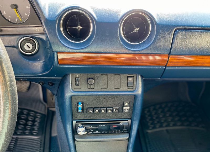 Mercedes-Benz 310 kombi • 1983 • 306,285 km 2