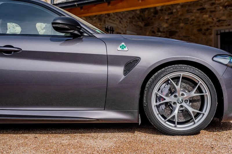 Alfa Romeo Giulia • 2020 • 36,500 km 13