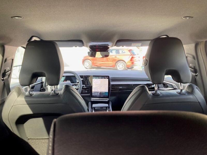 Renault Captur • 2024 • 3,542 km 19