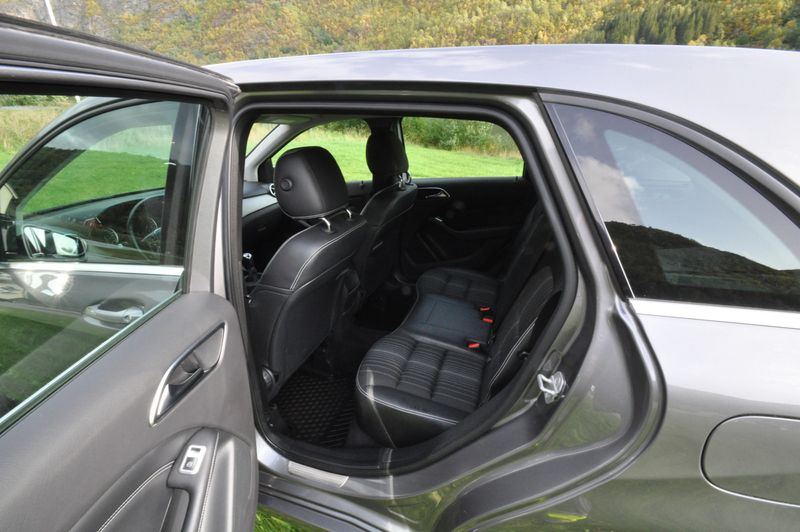 Mercedes-Benz B-Class Electric Drive • 2013 • 157,000 km 4