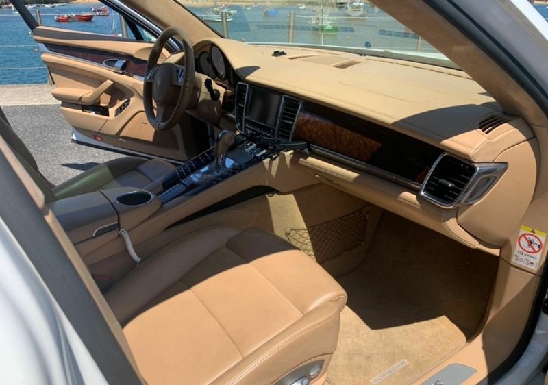 Porsche Panamera • 2010 • 118,000 km 2