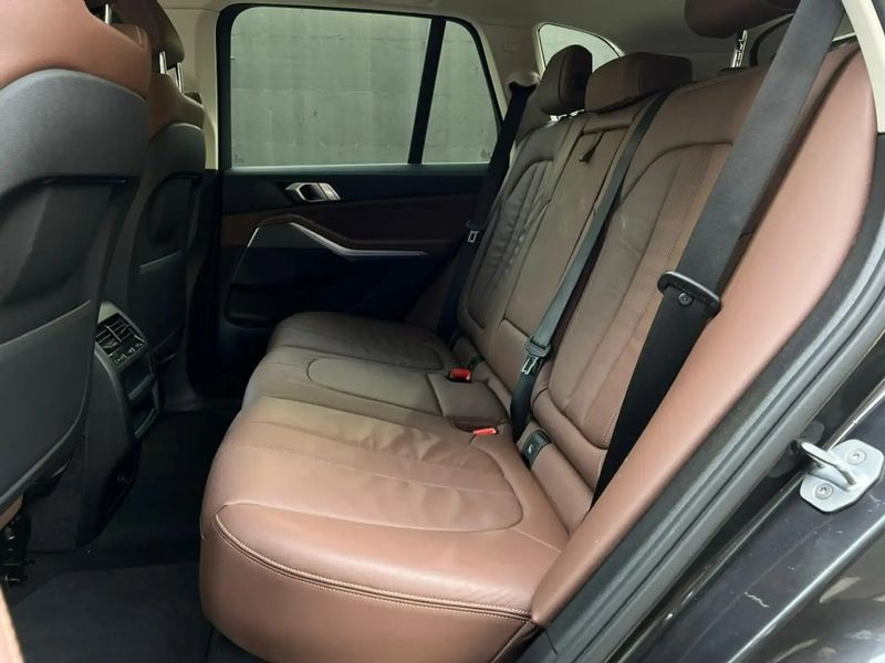 BMW X5 • 2020 • 98,000 km 9