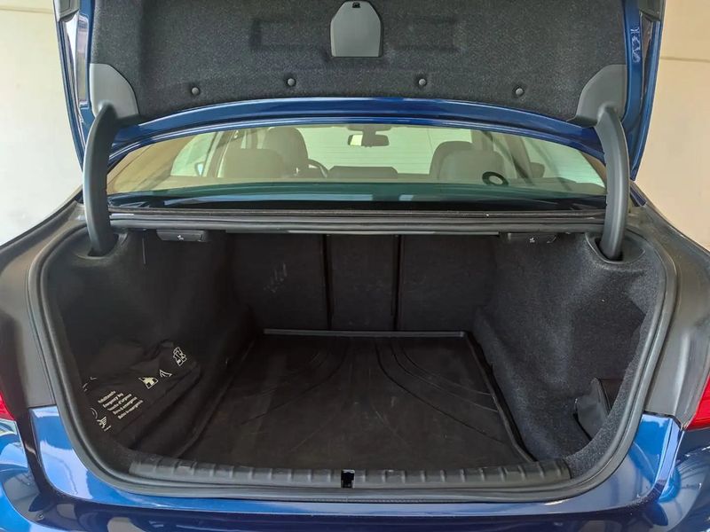 BMW 5 Series • 2018 • 82,283 km 12