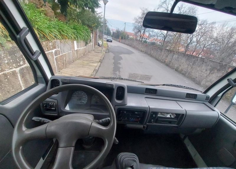 Nissan Cabstar E - T • 2001 • 111,000 km 3