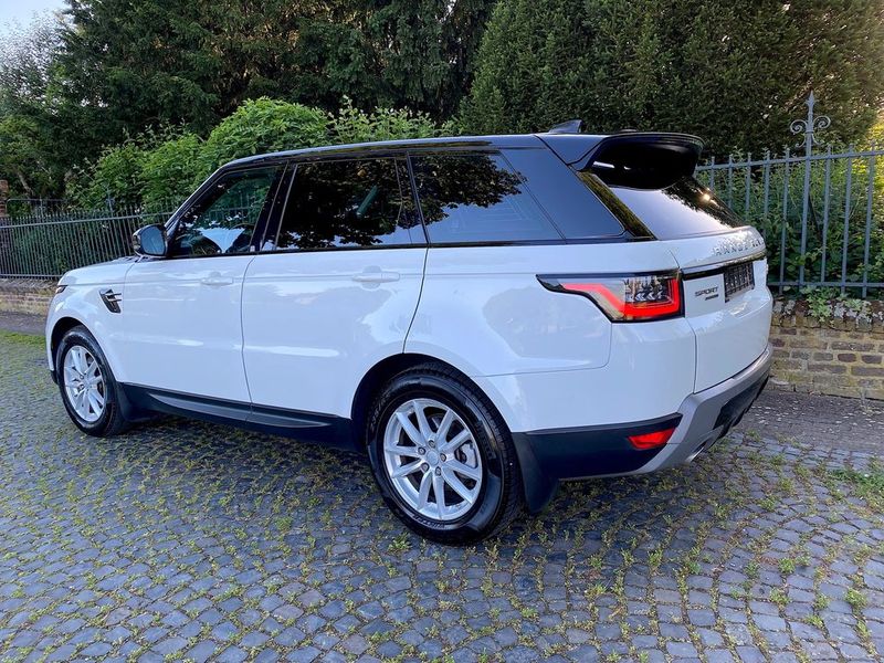 Land Rover Range Rover Sport • 2018 • 94,000 km 4