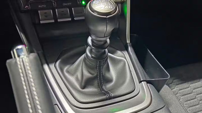 Toyota GR Supra • 2023 • 6,103 km 12