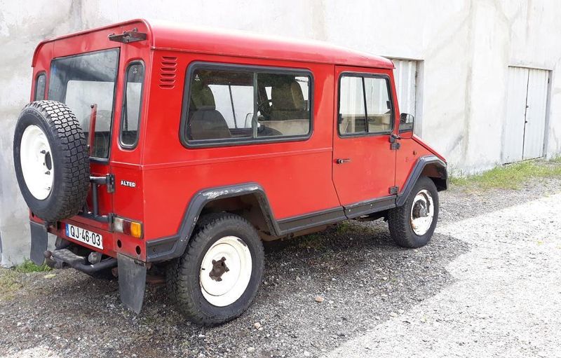 Hummer H1 • 1988 • 20,000 km 2