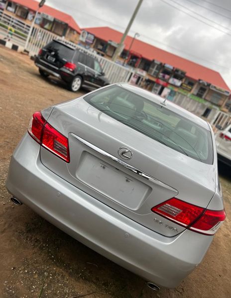 Lexus ES • 2011 • 92,200 km 5