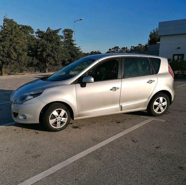 Renault Scénic • 2009 • 350,000 km 4