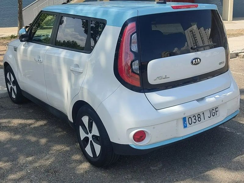 Kia Soul EV • 2015 • 76,500 km 4