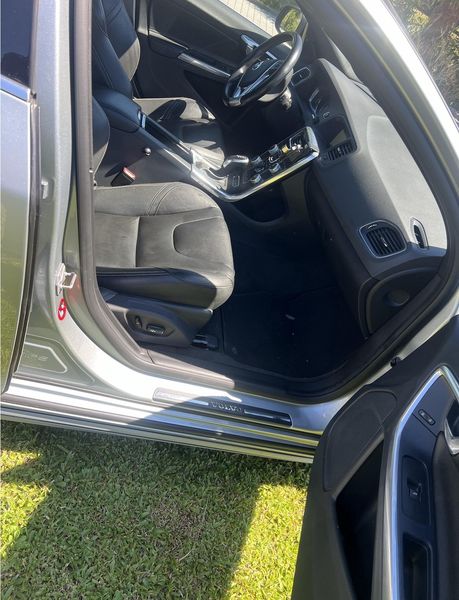 Volvo V60 • 2015 • 130,000 km 3