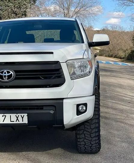 Toyota Tundra • 2016 • 90,000 km 4