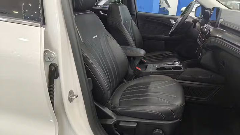 Ford Kuga • 2023 • 39,065 km 12