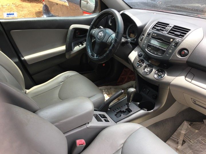 Toyota RAV4 • 2011 • 32 km 2