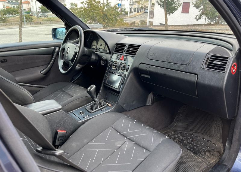 Mercedes-Benz C • 2008 • 349,999 km 5