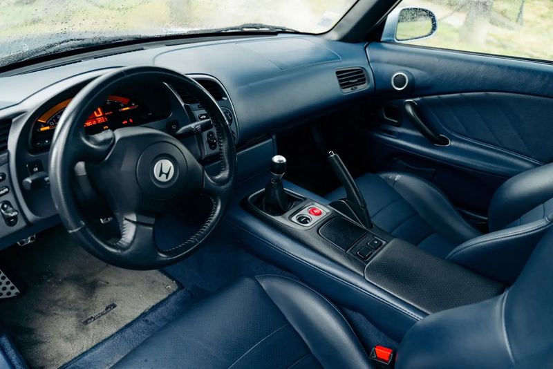 Honda S2000 • 2003 • 78,000 km 5