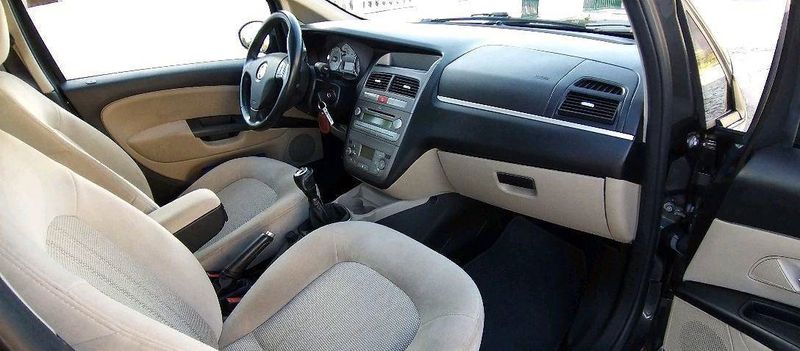 Fiat Linea • 2008 • 60,000 km 2