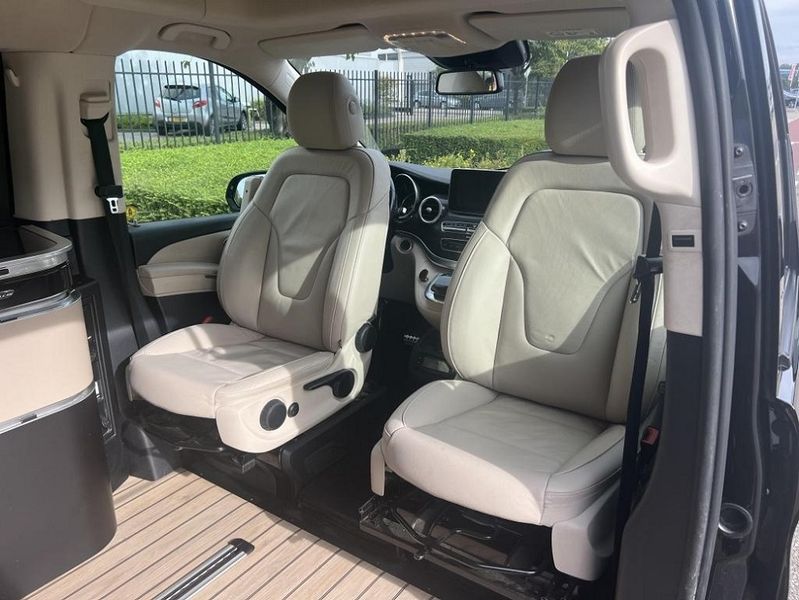 Mercedes-Benz 200 D • 2016 • 140,000 km 4