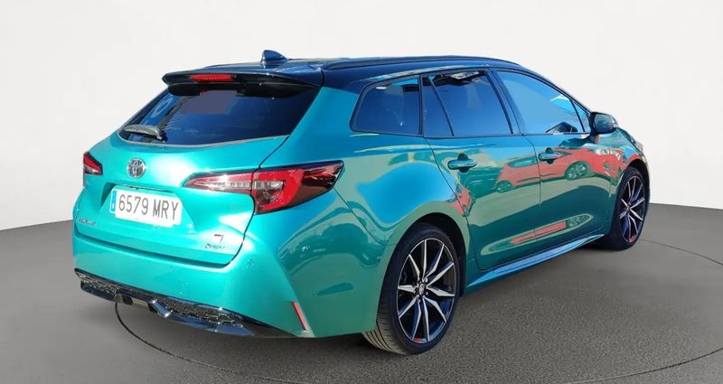 Toyota Corolla • 2024 • 29,800 km 3