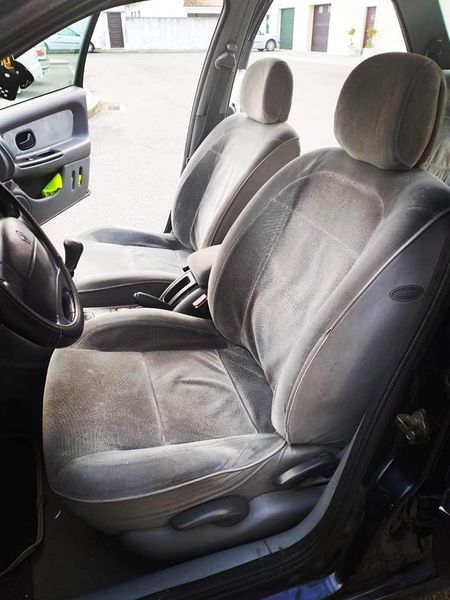 Renault Laguna • 1998 • 256,000 km 5