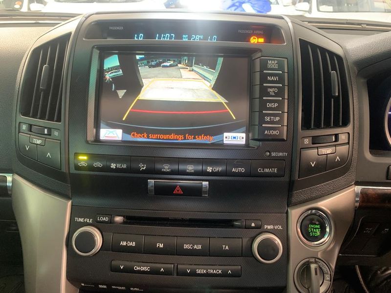 Toyota Land Cruiser • 2010 • 123,525 km 2