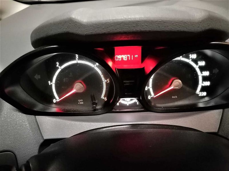Ford Fiesta • 2010 • 98,000 km 8