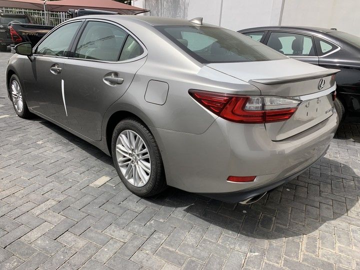Lexus ES 350 • 2018 • 3 km 3