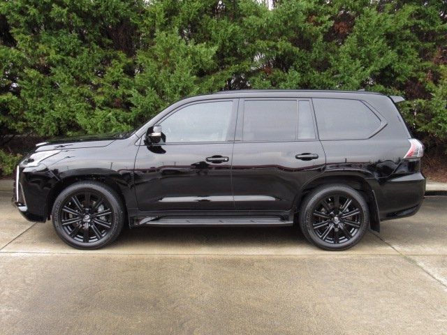 Lexus LX • 2020 • 4,245 km 2