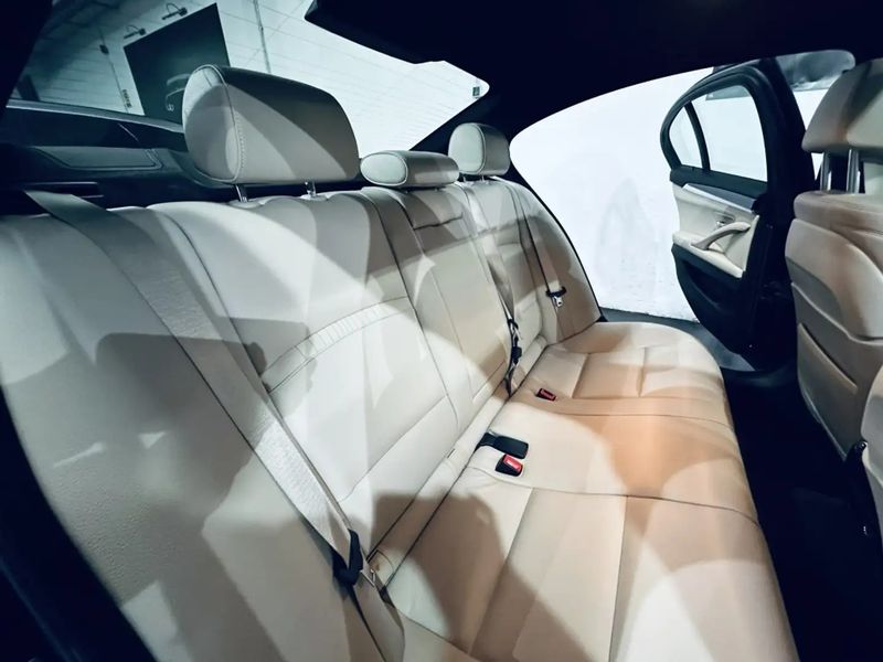 BMW 5 Series • 2015 • 120,000 km 7
