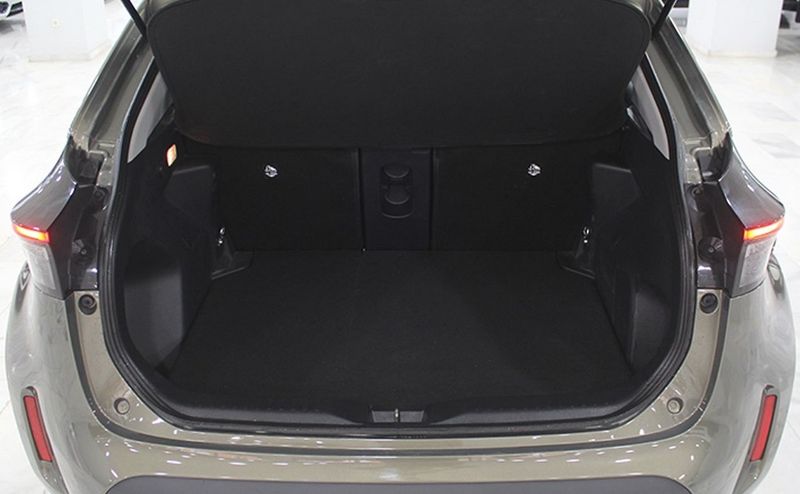 Toyota Yaris • 2022 • 49,000 km 11