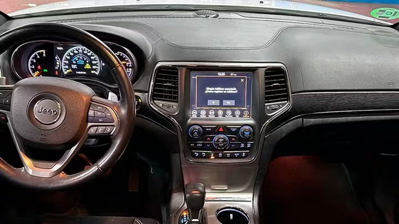 Jeep Grand Cherokee • 2019 • 114,045 km 2