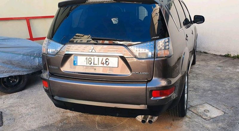 Mitsubishi Outlander • 2011 • 300,000 km 2