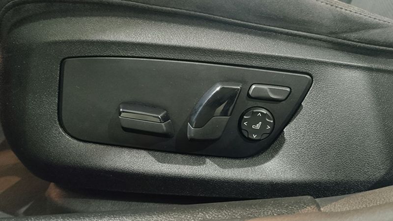 BMW 520D • 2020 • 62,080 km 10