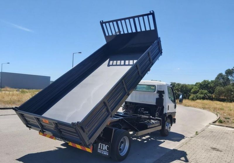 Mitsubishi Fuso canter • 2003 • 262,000 km 4