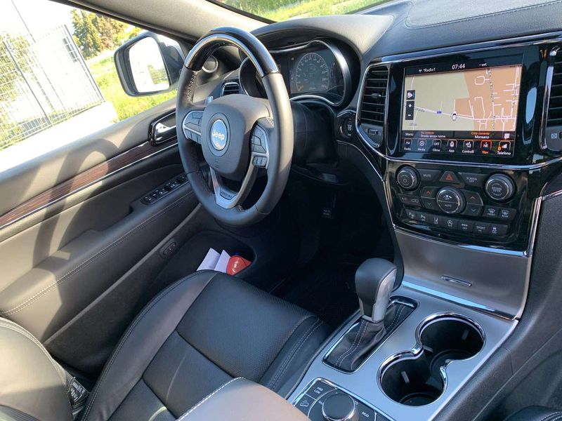 Jeep Grand Cherokee • 2019 • 142,000 km 3